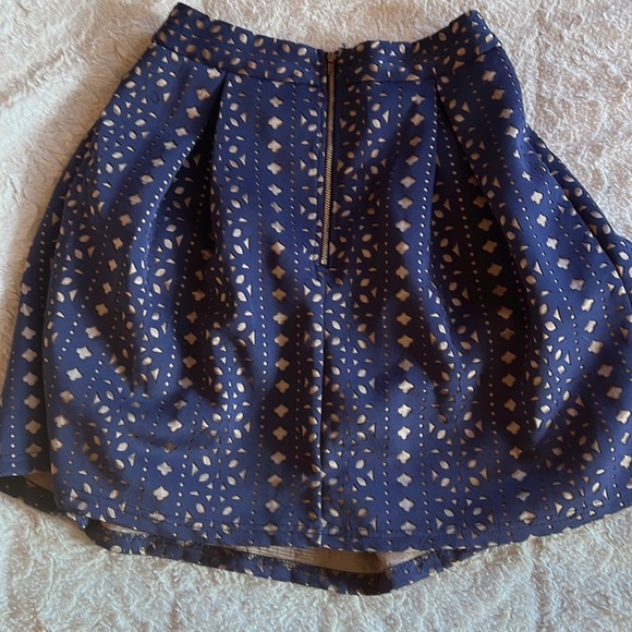 Skirt - Picture 2 of 4